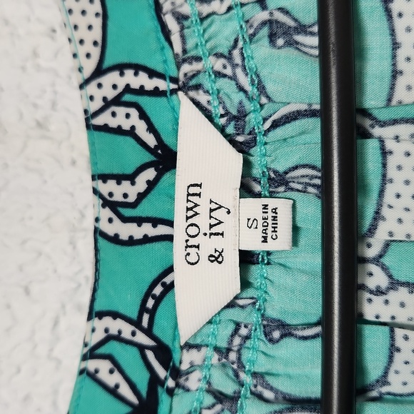 Crown & Ivy 3/4 Sleeve Blouse - Picture 3 of 3